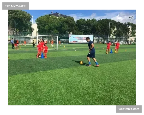 教练员培训课程新增模块：如何设计训练以提升球员在压力下的“决策-突破”能力